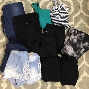 Maternity clothes clothing lot